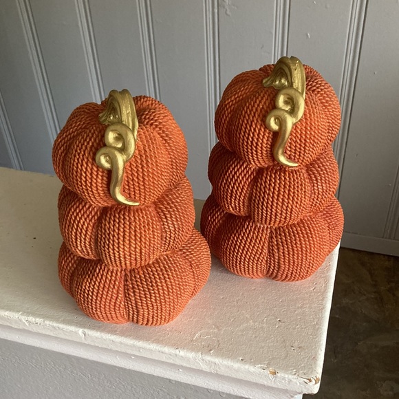 NWT BUNDLE- 2 TRIPLE STACKED TEXTURED ORANGE PUMPKINS GOLD STEMS & WOOD SIGN - Picture 8 of 17
